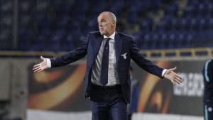 epa04935954 Lazio head coach Stefano Pioli reacts during the UEFA Europa League group G soccer match between Dnipro and Lazio at the Dnipro Arena stadium in Dnipropetrovsk, Ukraine, 17 September 2015. EPA/ROMAN PILIPEY