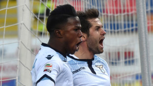 17-01-16 BOLOGNA-LAZIO CAMPIONATO SERIE A TIM 15-16 Balde Keita E Senad Lulic ESULTANO DOPO GOL 2-2